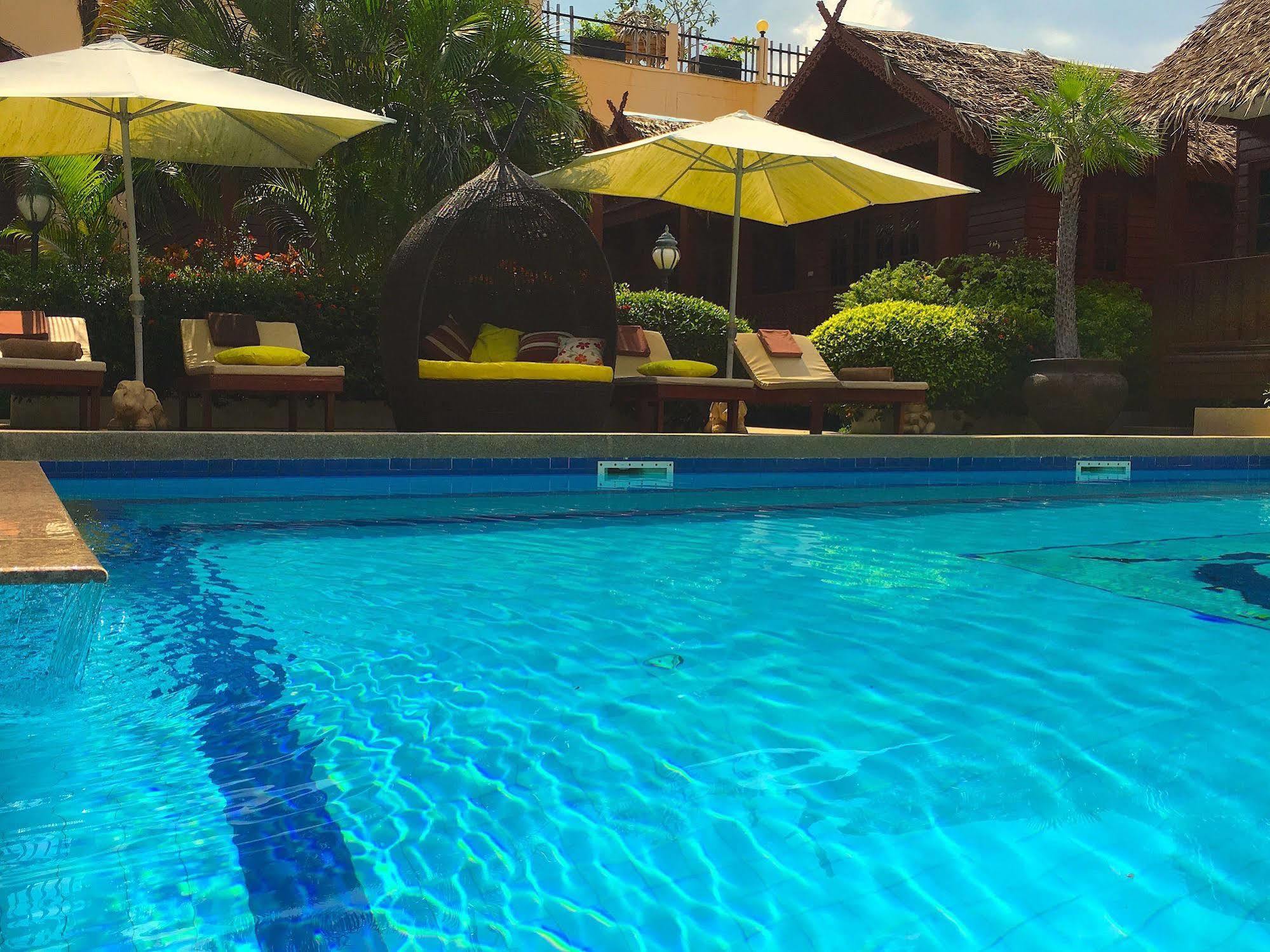 ดาเนียลี รีสอร์ต Hotel หัวหิน ภายนอก รูปภาพ